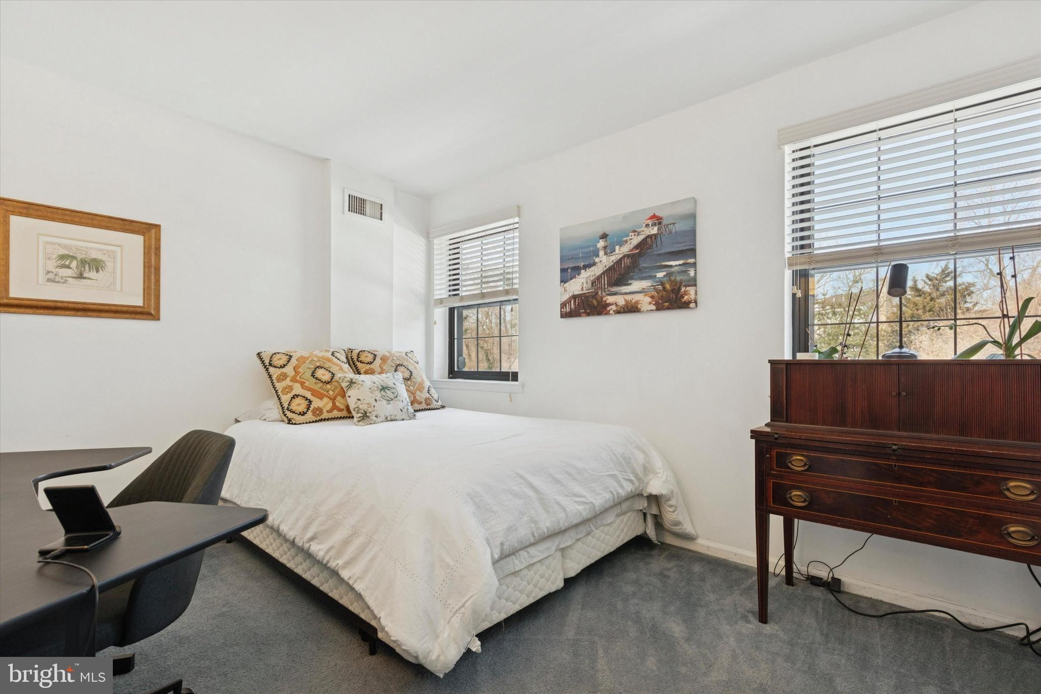 VALLEY GLEN - Residential