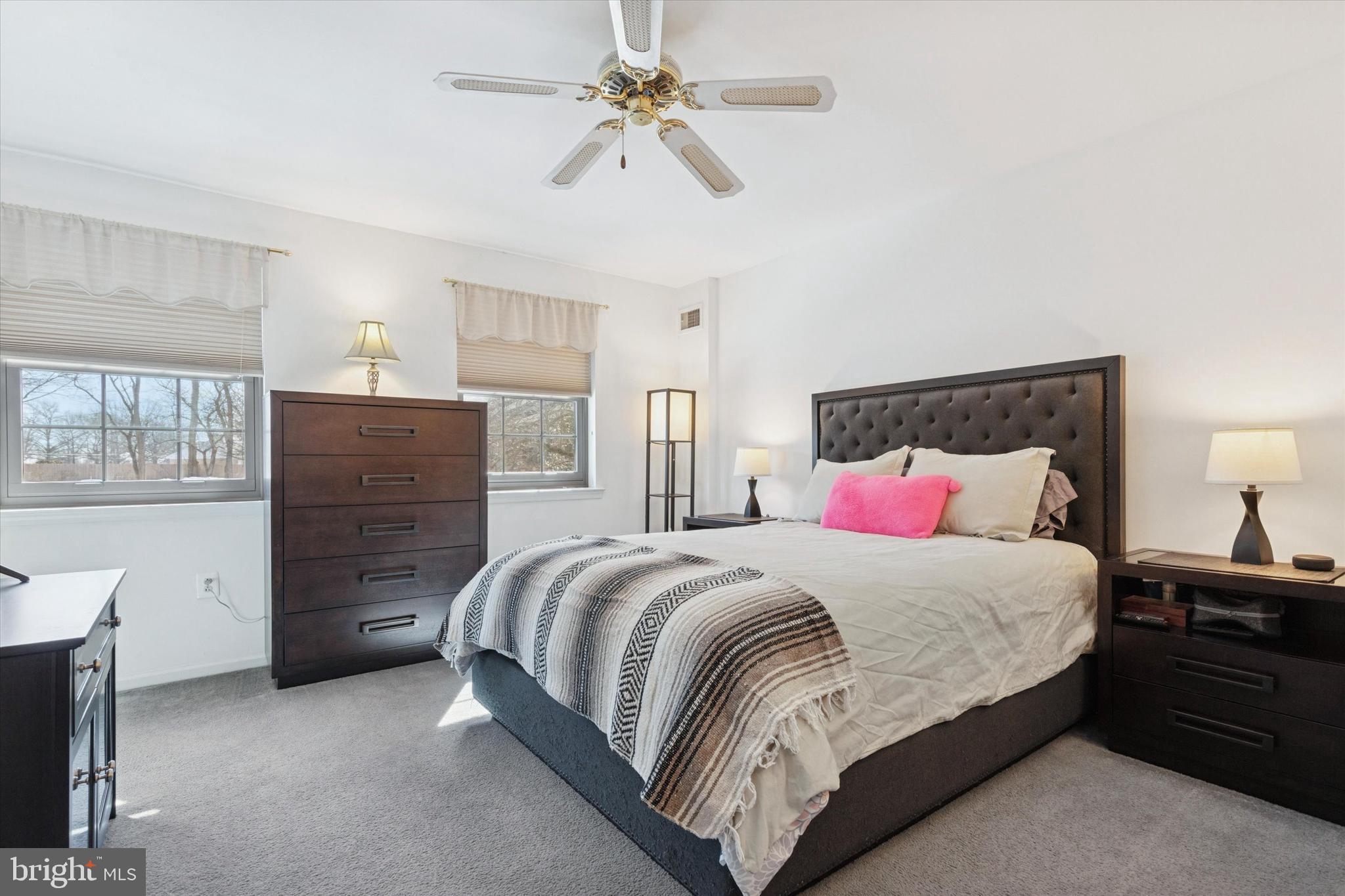 VALLEY GLEN - Residential