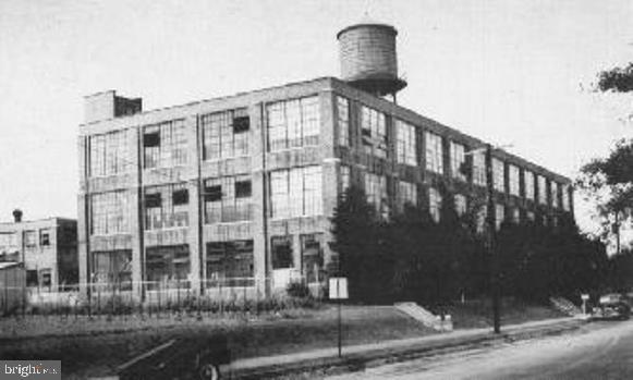 NEEDLEWORKS LOFTS - Residential Lease