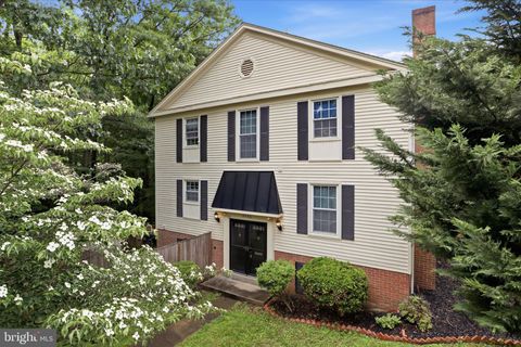 Photo of 8086 Sleepy View Lane, SPRINGFIELD, VA 22153 (MLS # VAFX2314140)