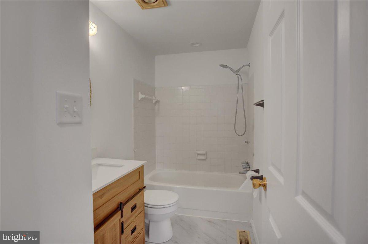 AMBER MEADOWS - Residential