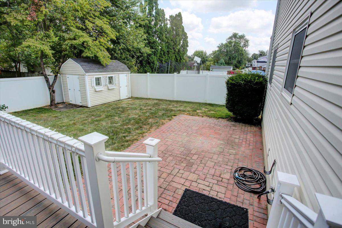 AMBER MEADOWS - Residential