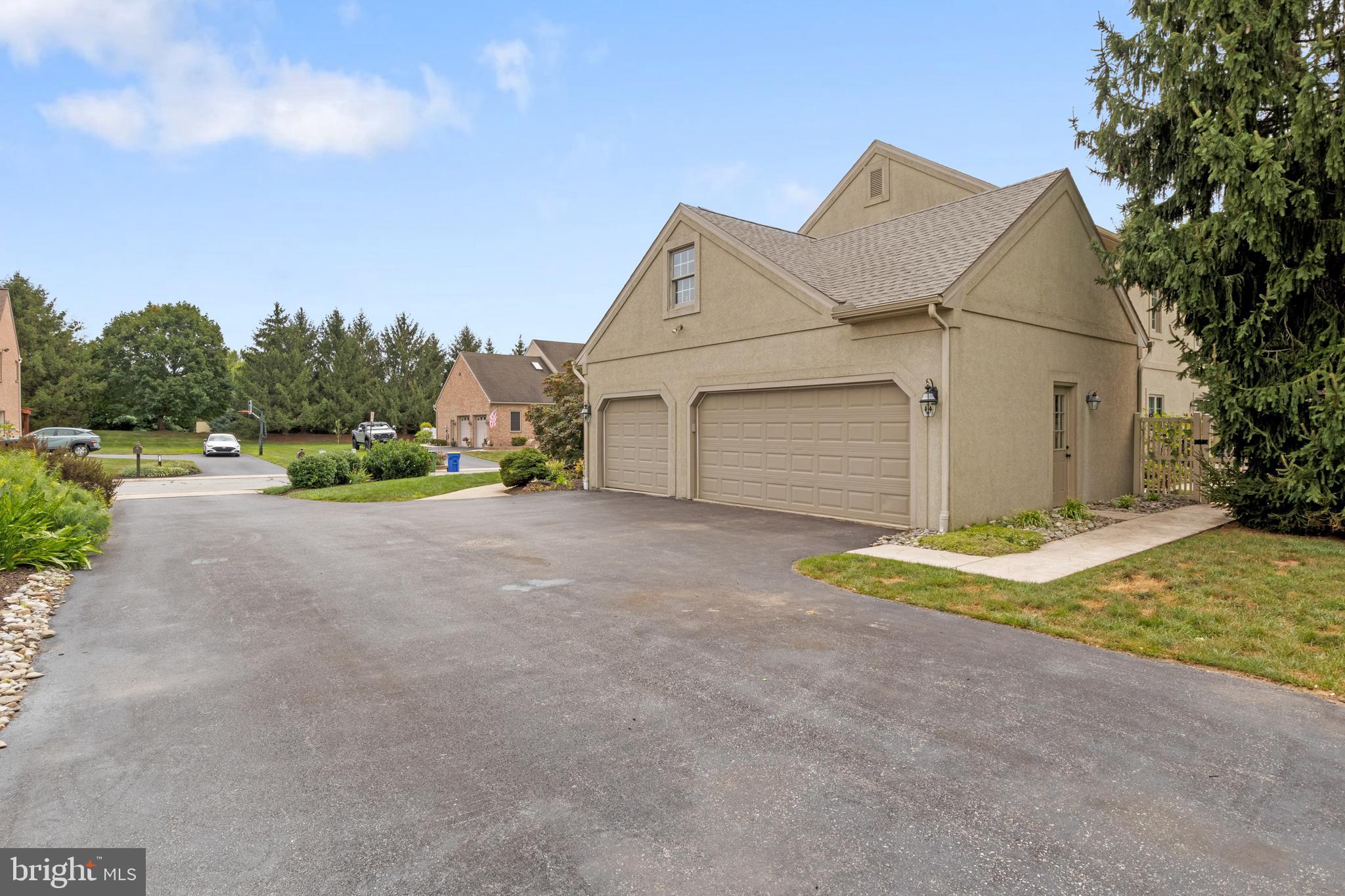 1115 SARAZEN WAY