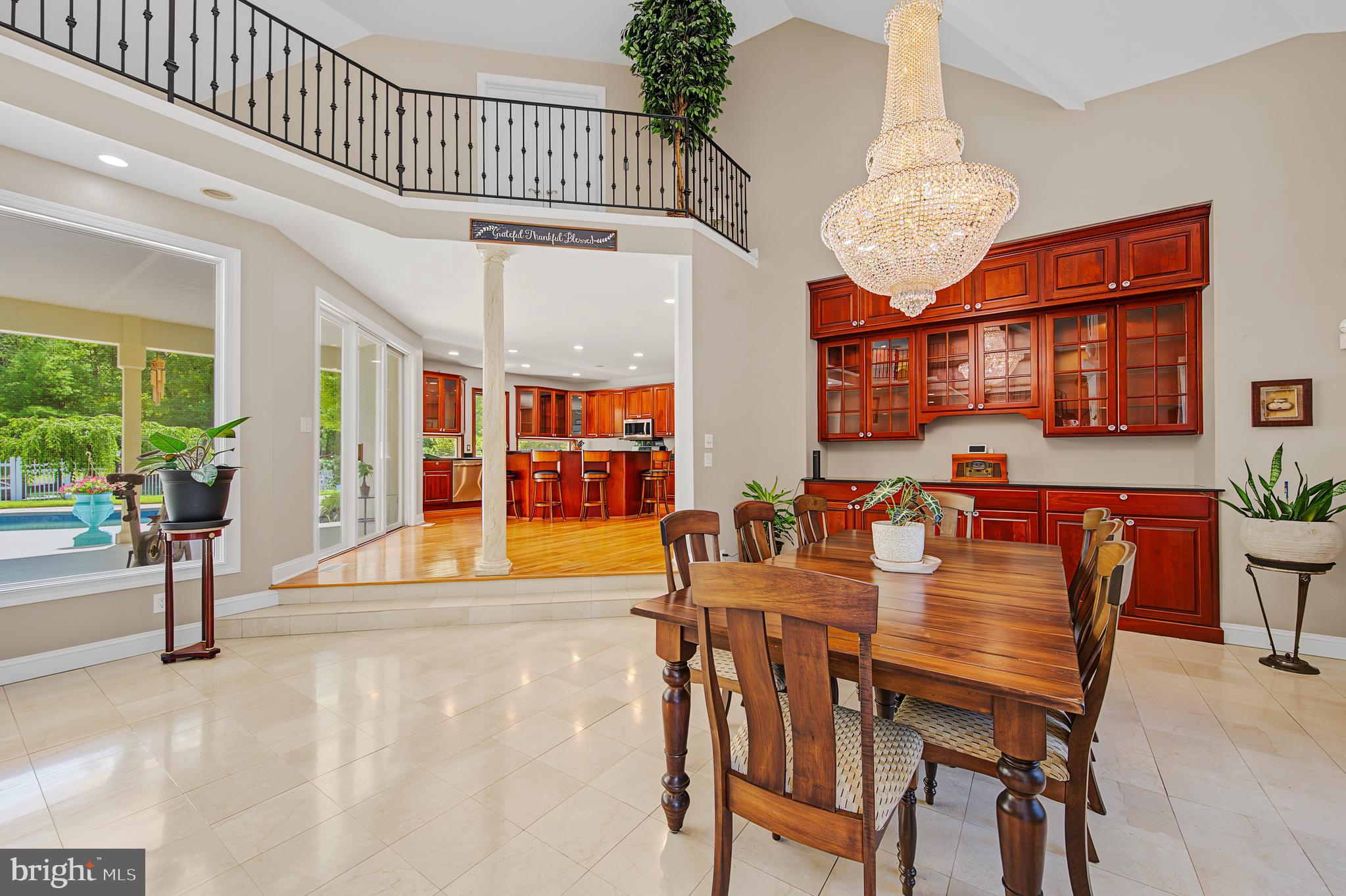 214 W LIEBIG STREET