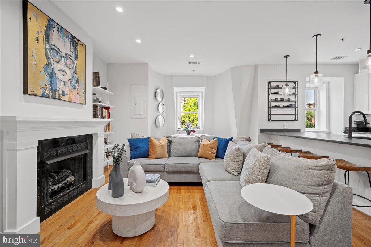 1407 15TH STREET NW 4
