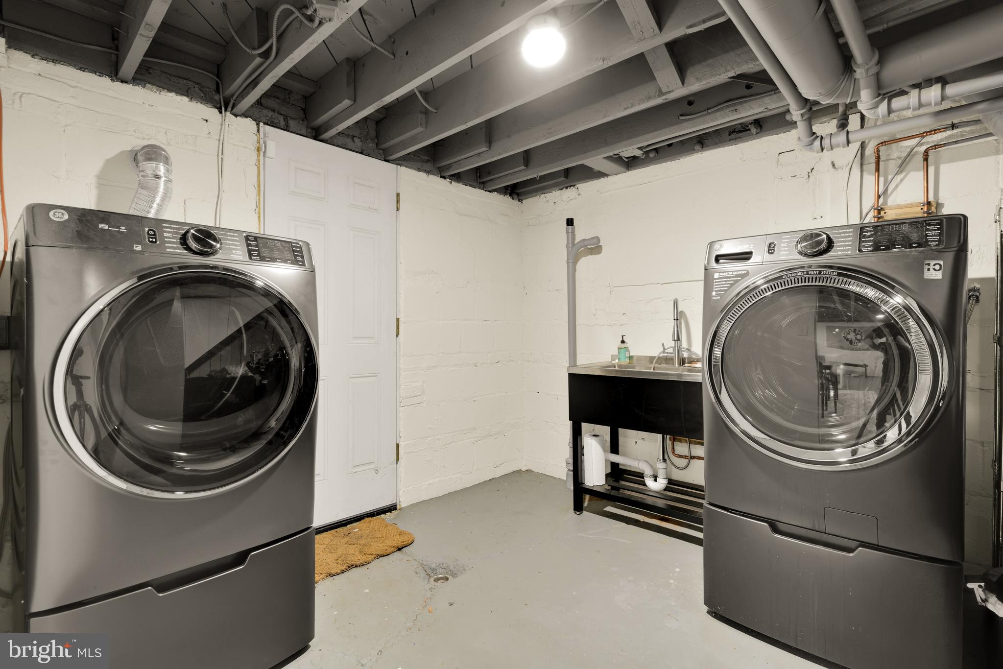 BRENTWOOD - Residential Lease