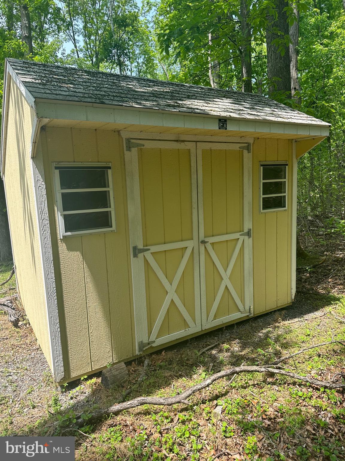 ROUSE MOUNTAIN - Land