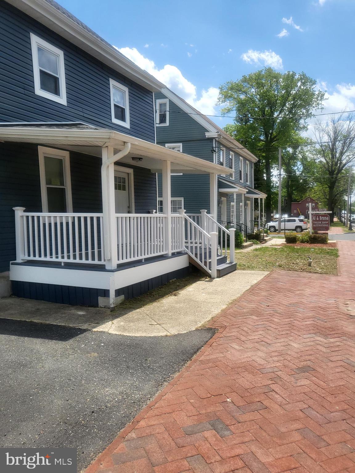 9 S MAPLE AVENUE