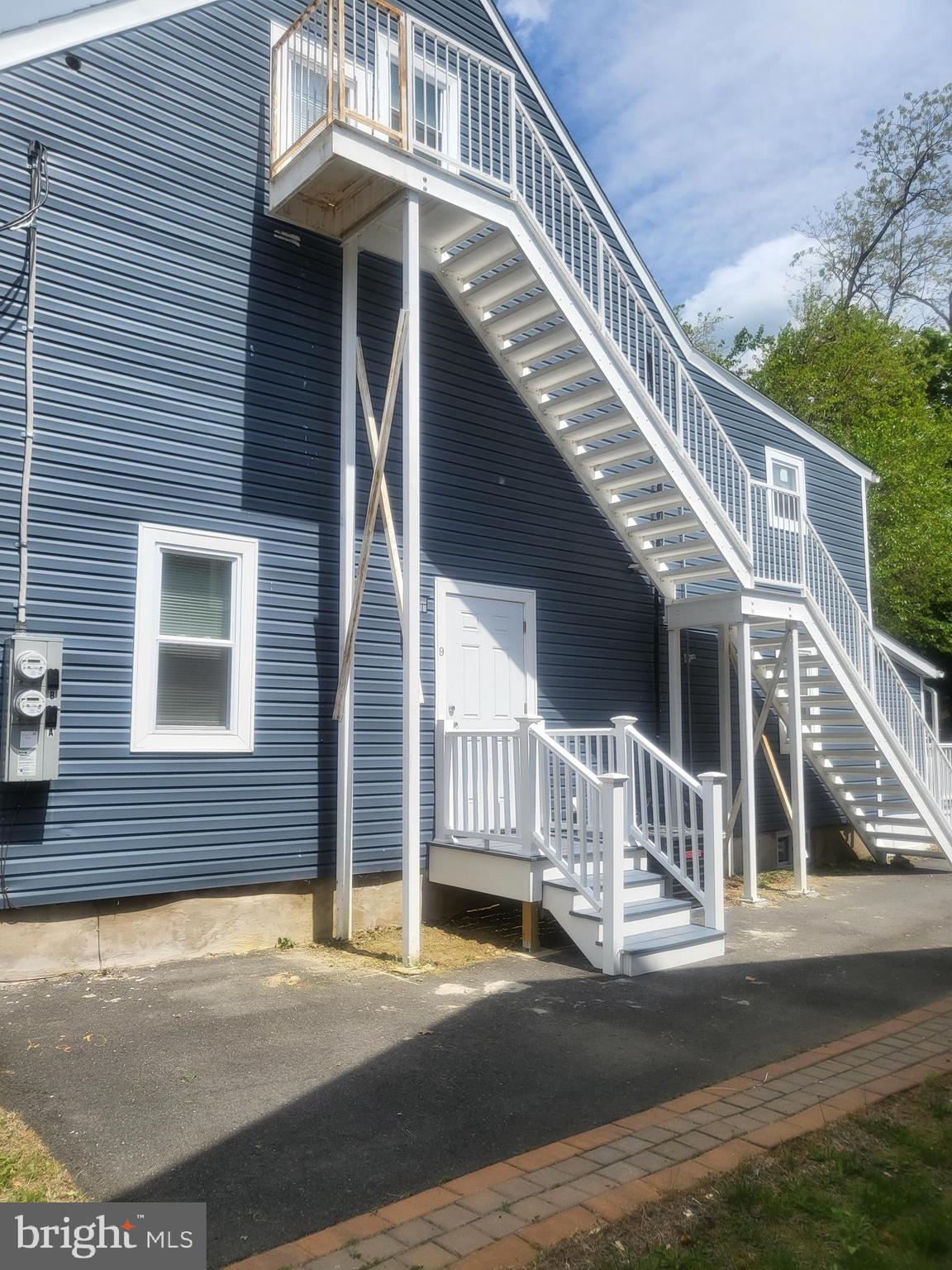 9 S MAPLE AVENUE