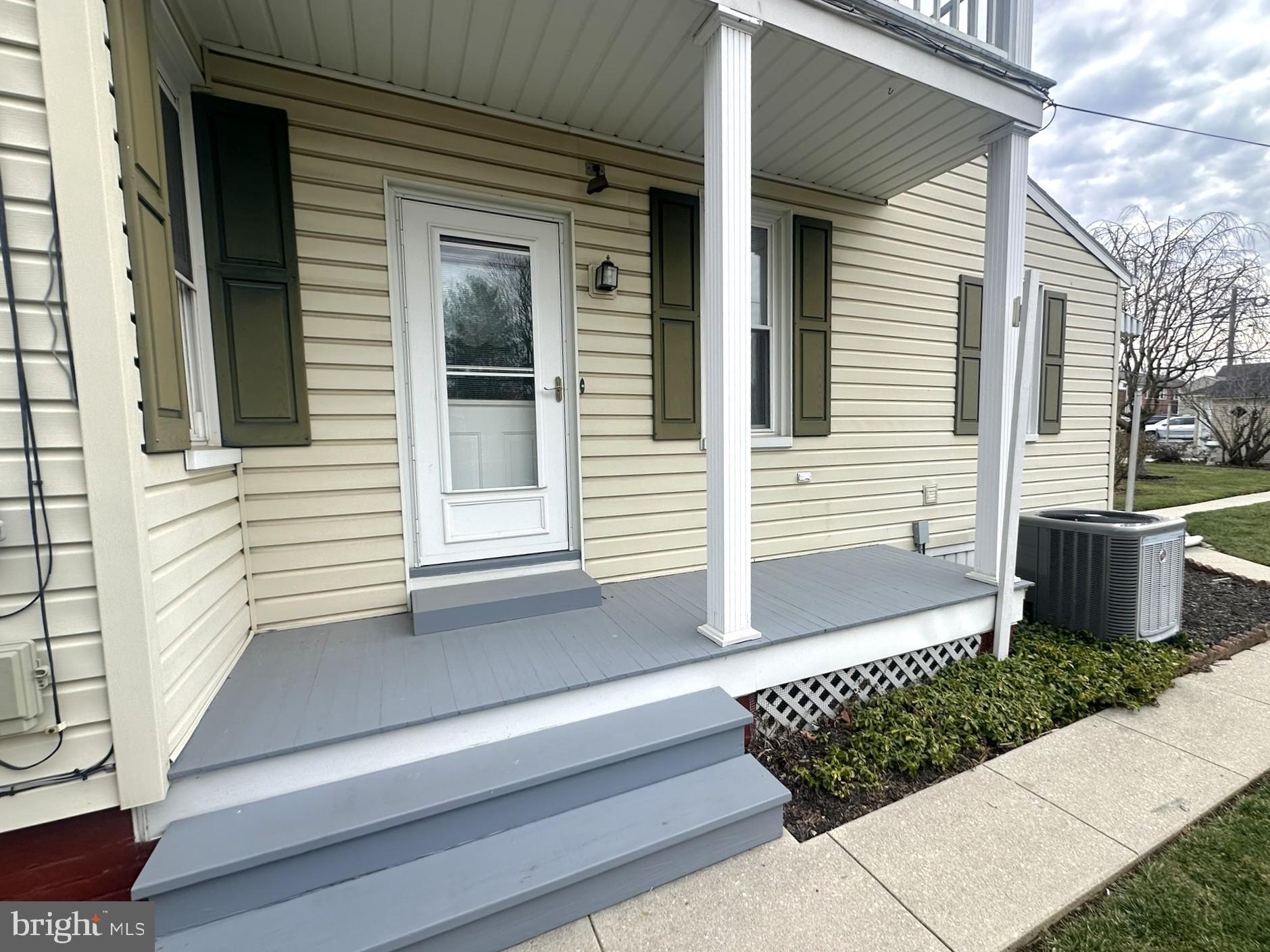 225 & 227 LOCUST STREET