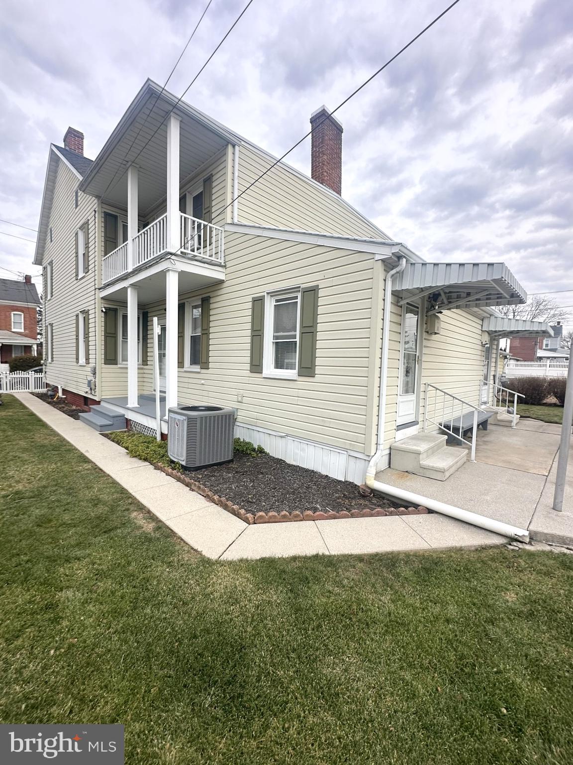 225 & 227 LOCUST STREET