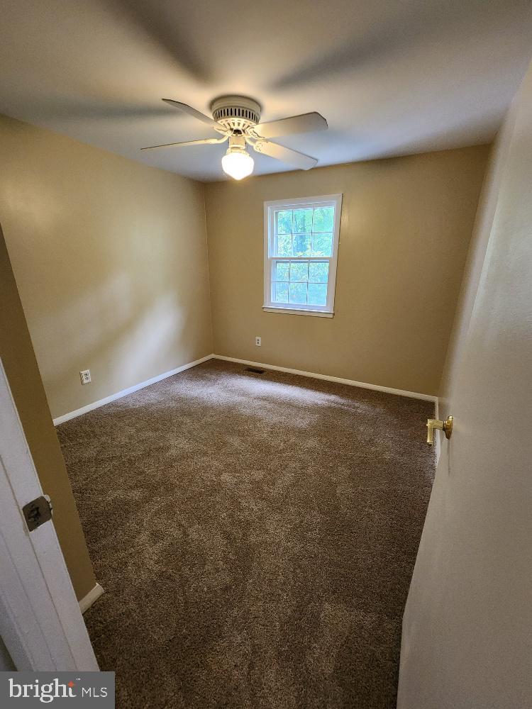 CROFTON SQUARE - Residential Lease