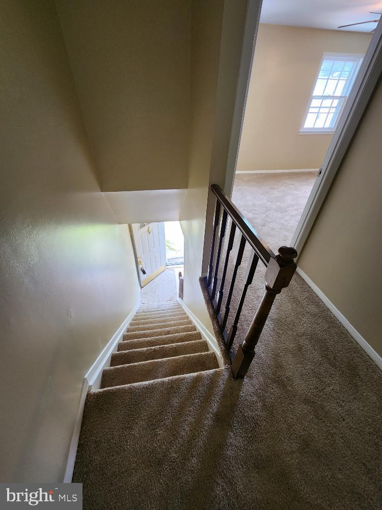 CROFTON SQUARE - Residential Lease