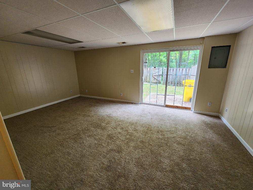 CROFTON SQUARE - Residential Lease