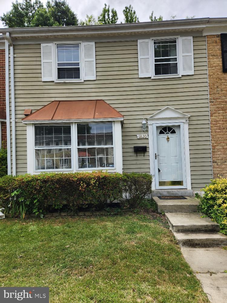 CROFTON SQUARE - Residential Lease