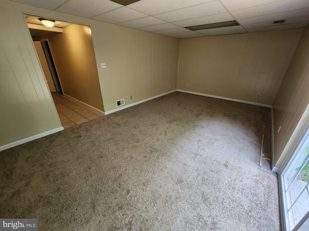 CROFTON SQUARE - Residential Lease