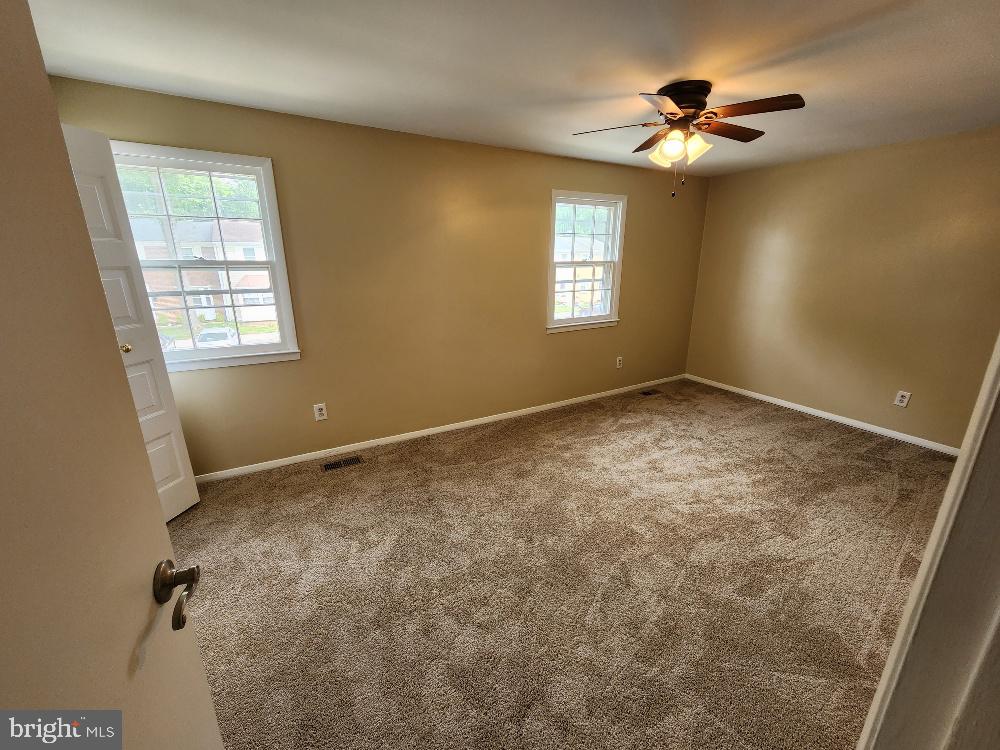 CROFTON SQUARE - Residential Lease