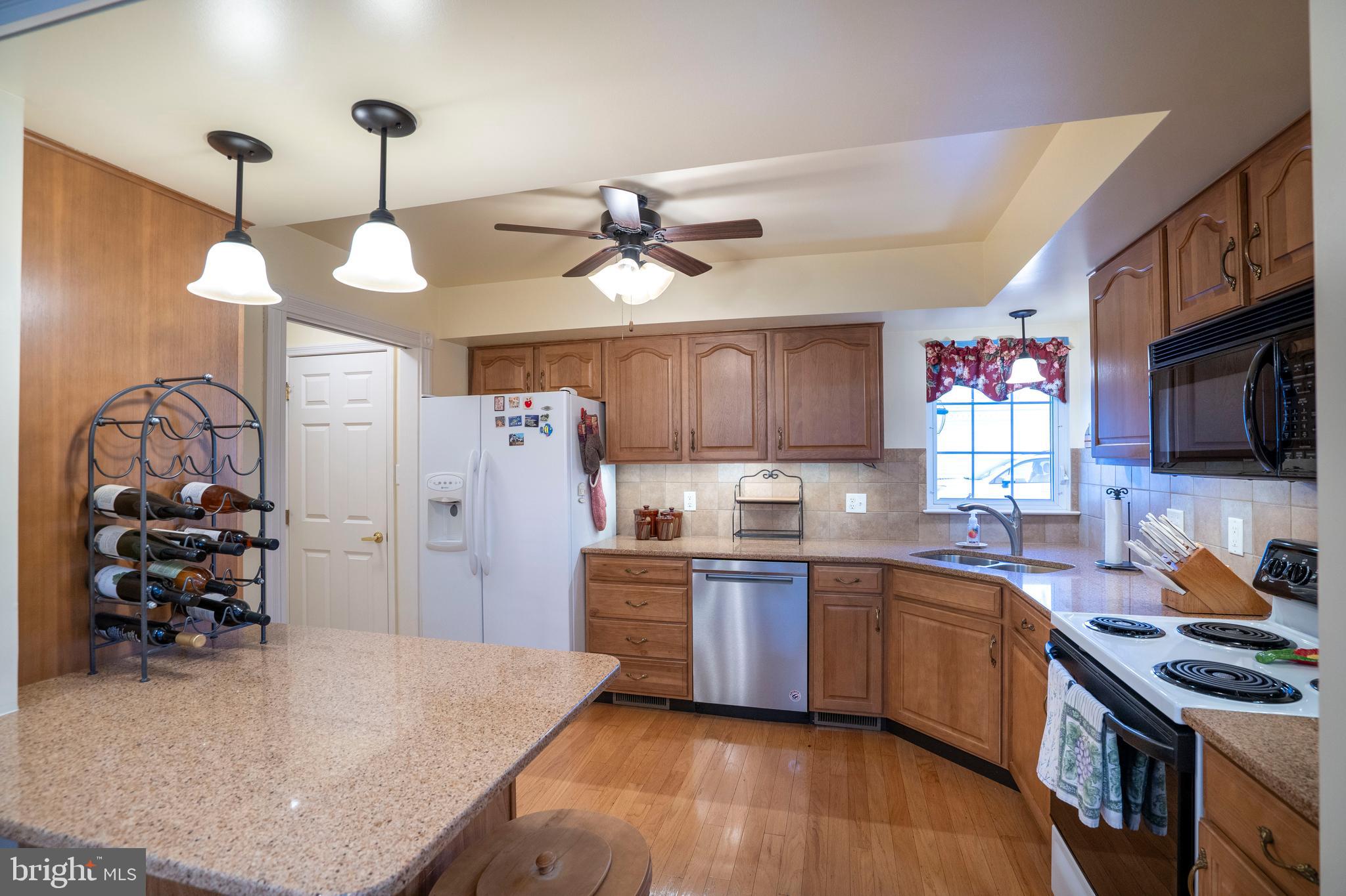 ENGLISH MEADOWS - Residential