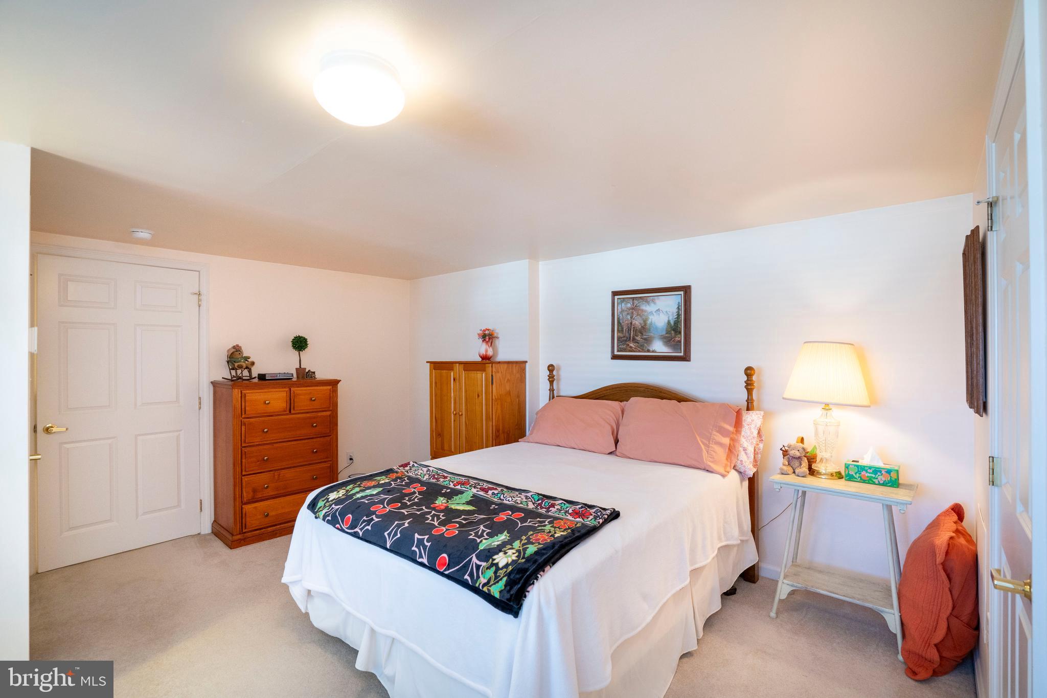 ENGLISH MEADOWS - Residential