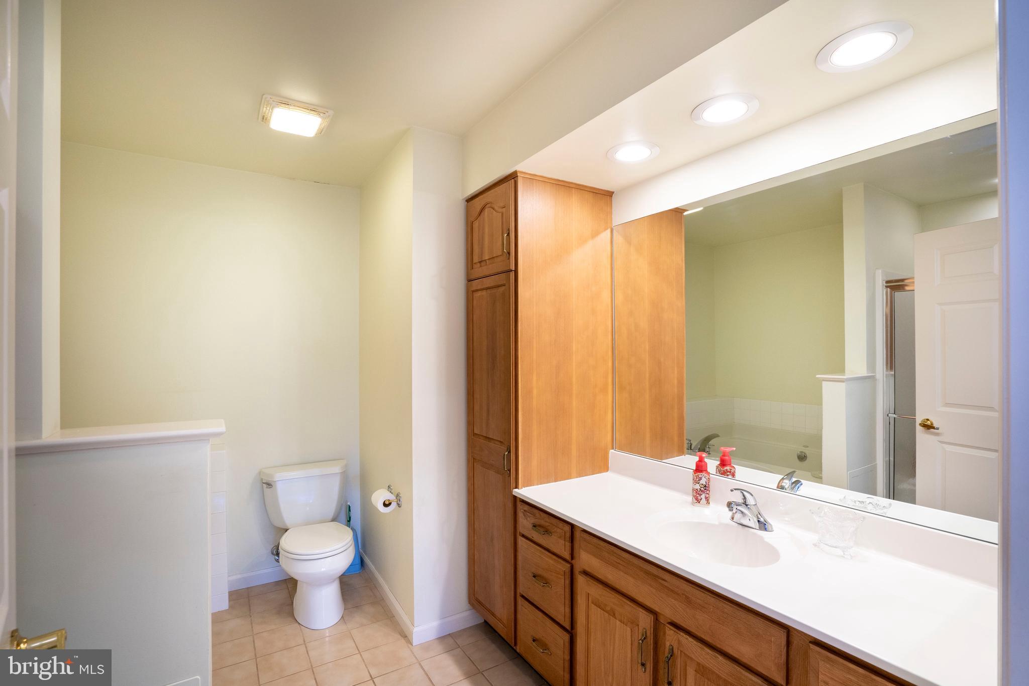 ENGLISH MEADOWS - Residential