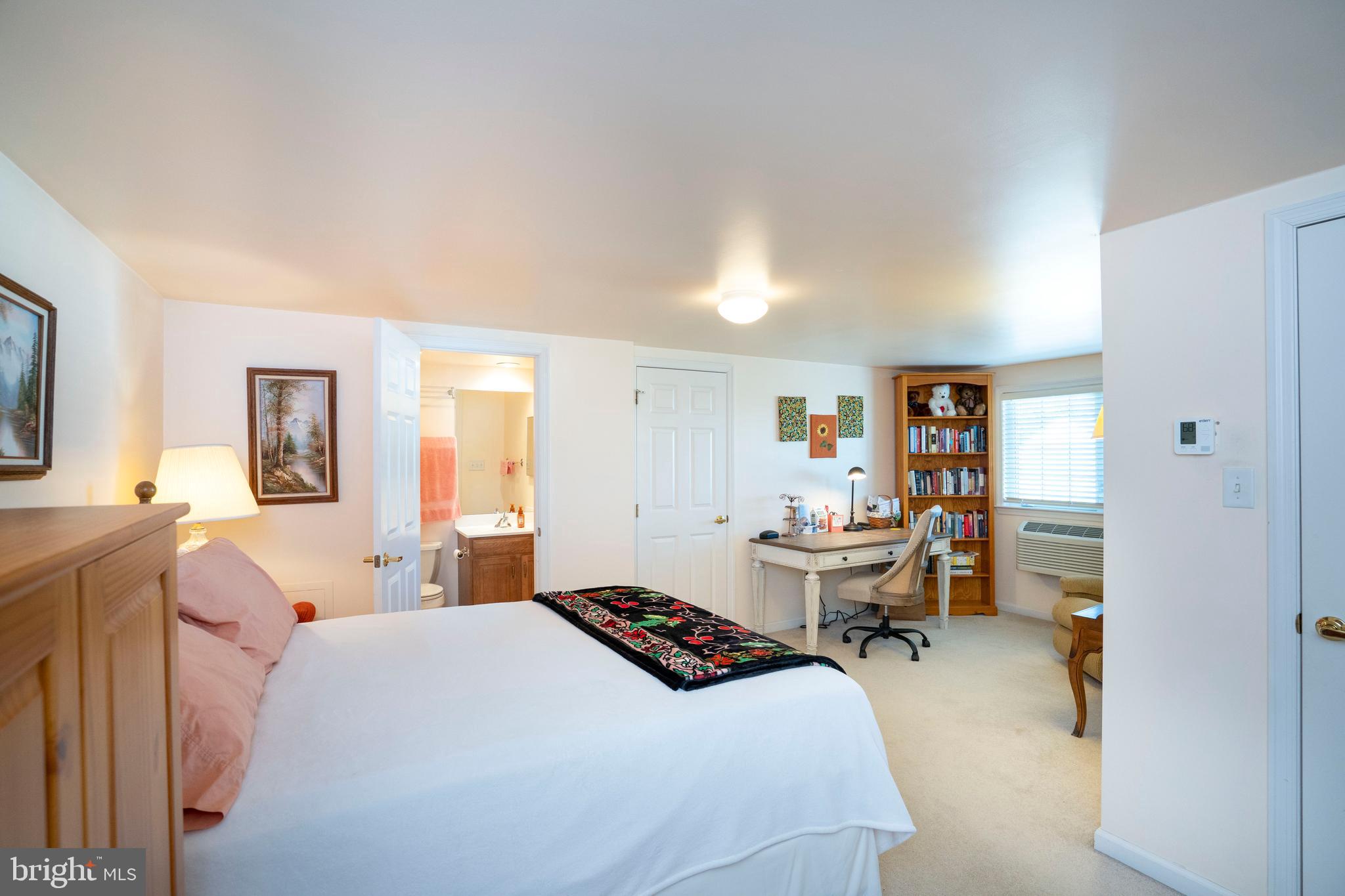 ENGLISH MEADOWS - Residential