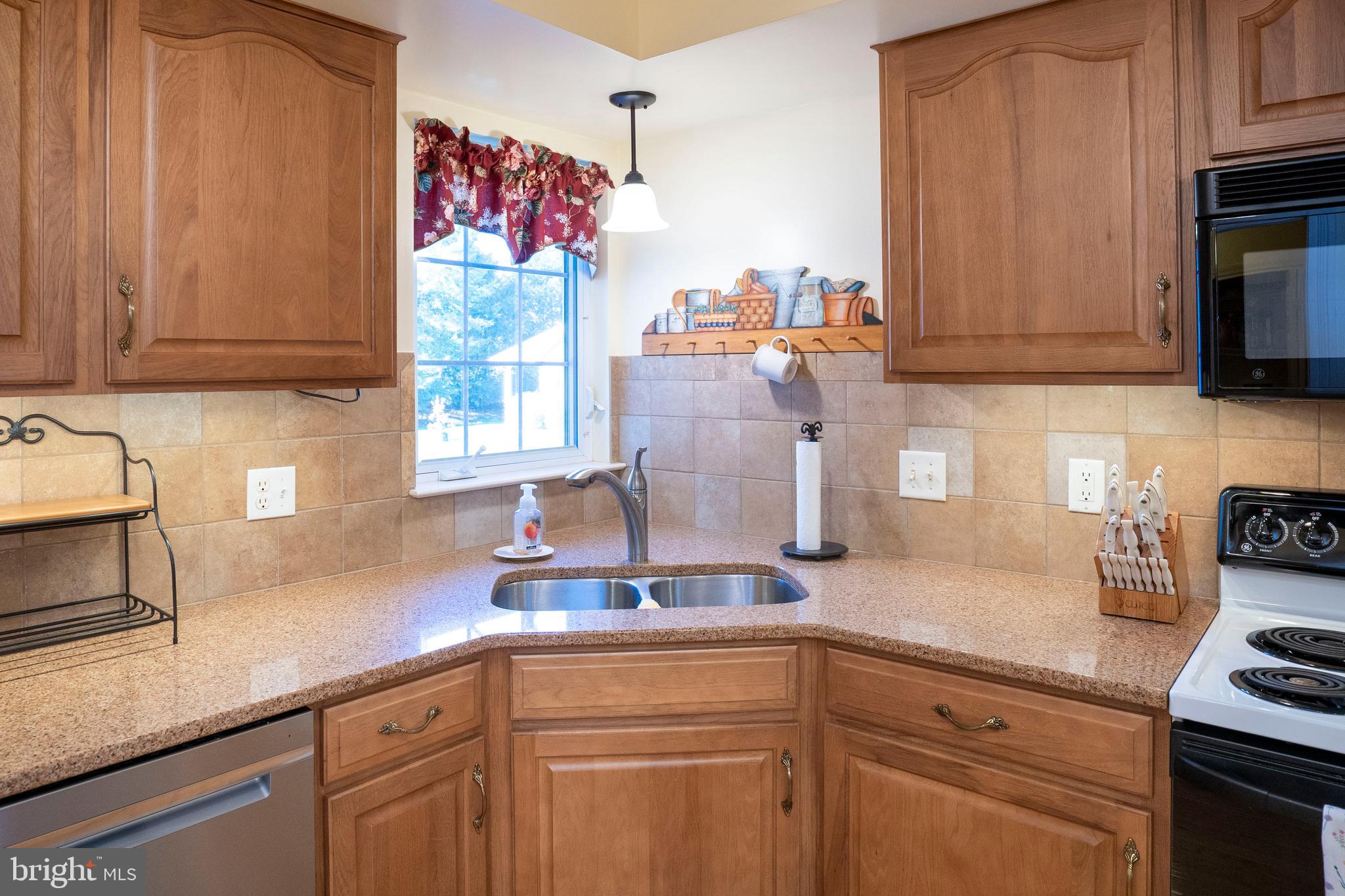 ENGLISH MEADOWS - Residential