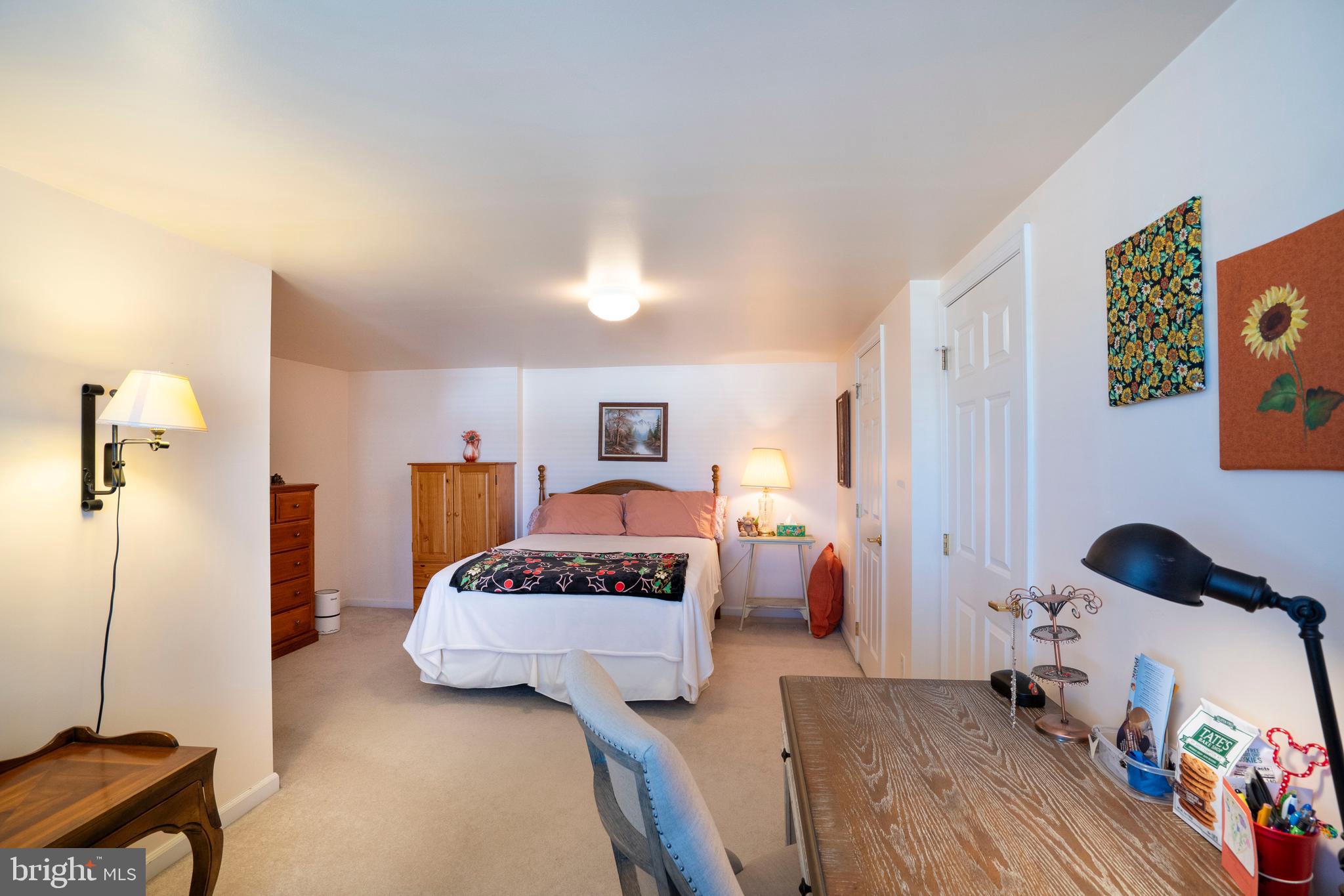 ENGLISH MEADOWS - Residential