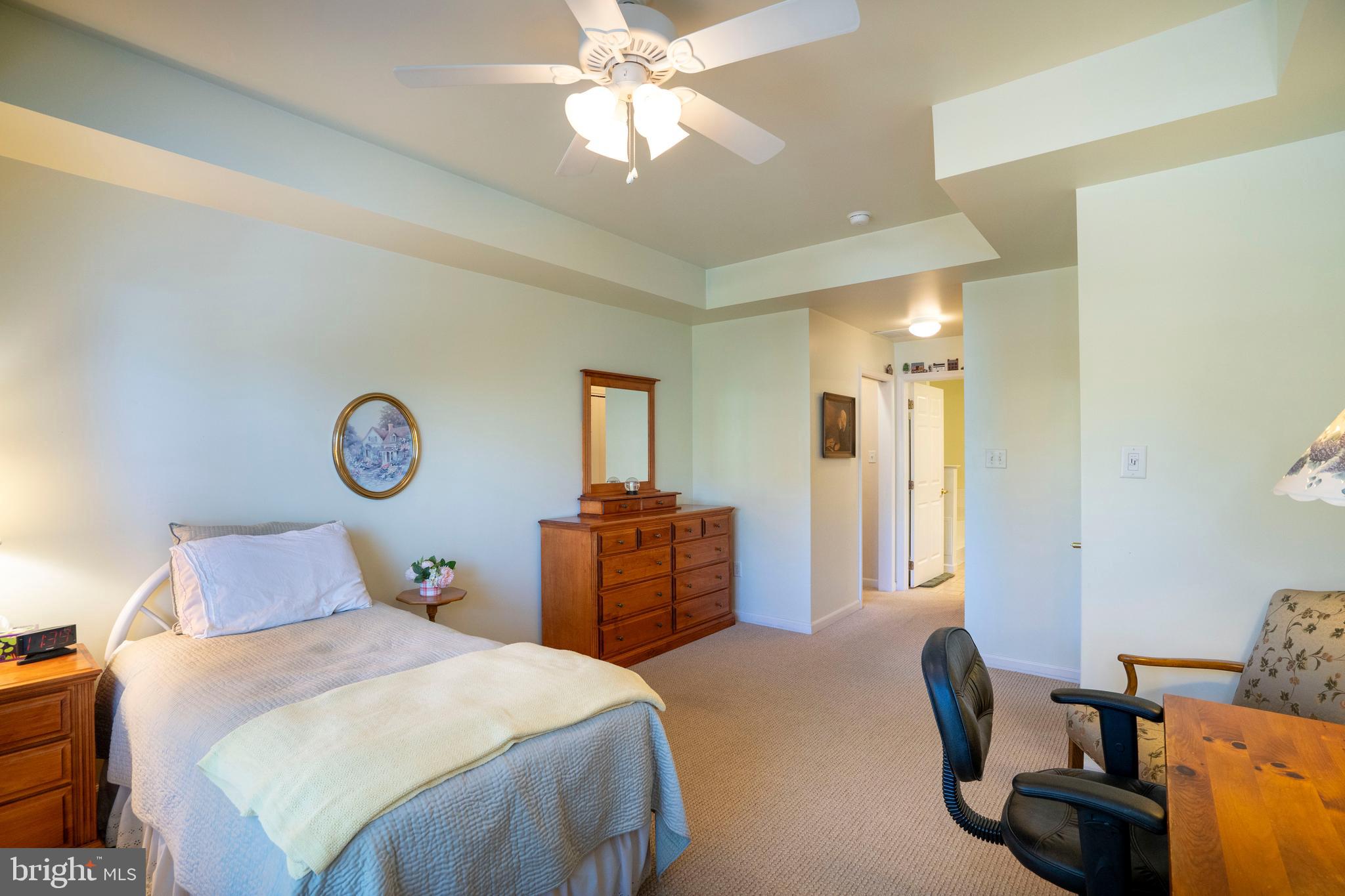 ENGLISH MEADOWS - Residential