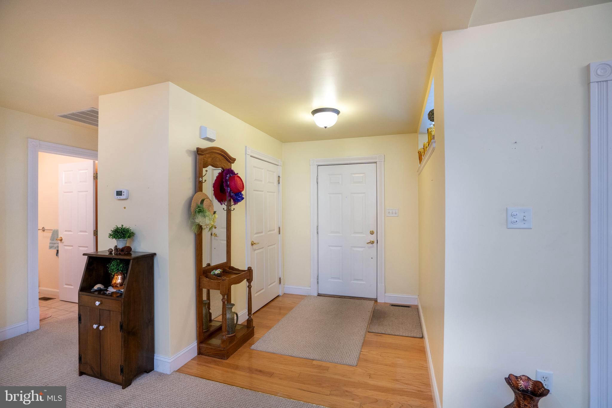 ENGLISH MEADOWS - Residential