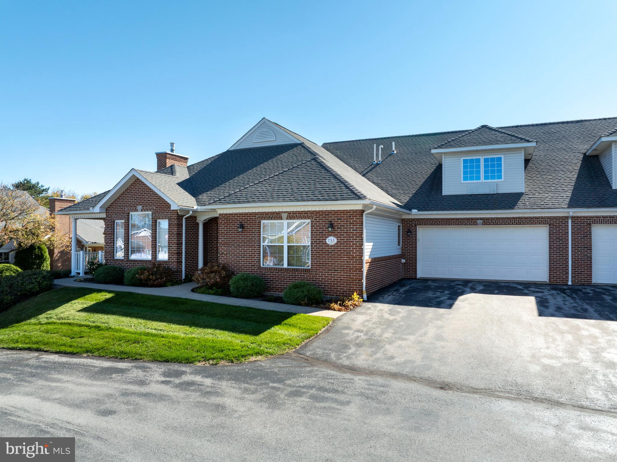 ENGLISH MEADOWS - Residential