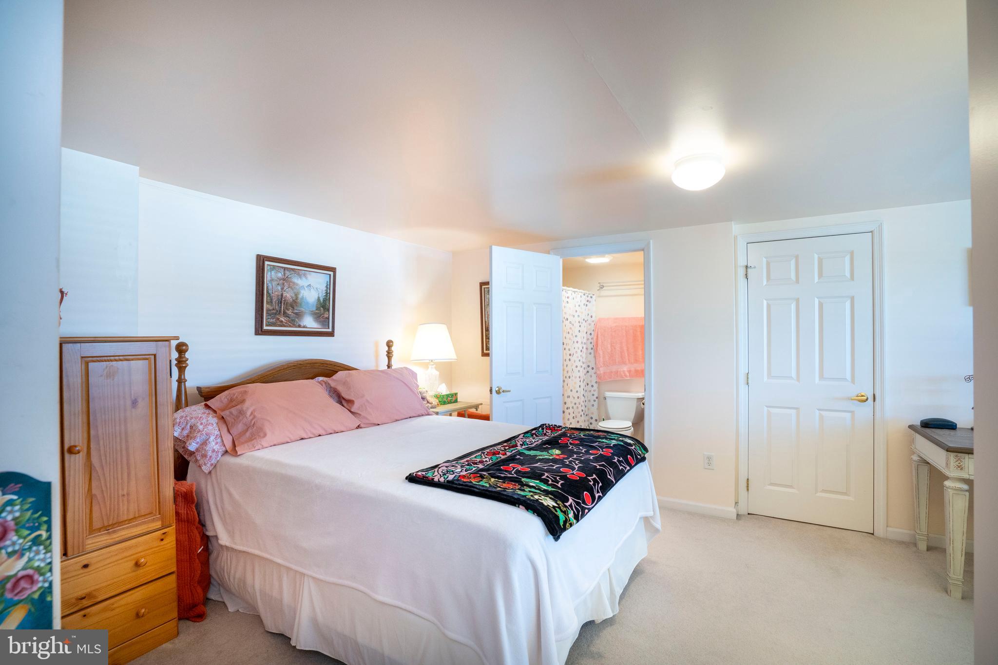 ENGLISH MEADOWS - Residential