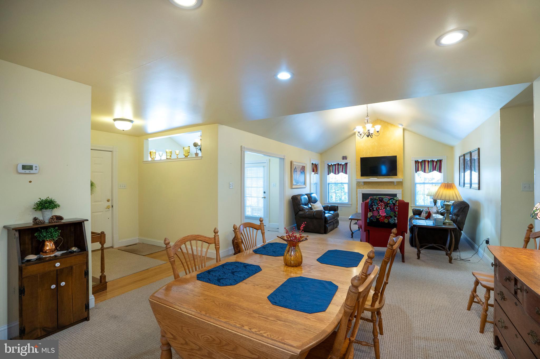 ENGLISH MEADOWS - Residential