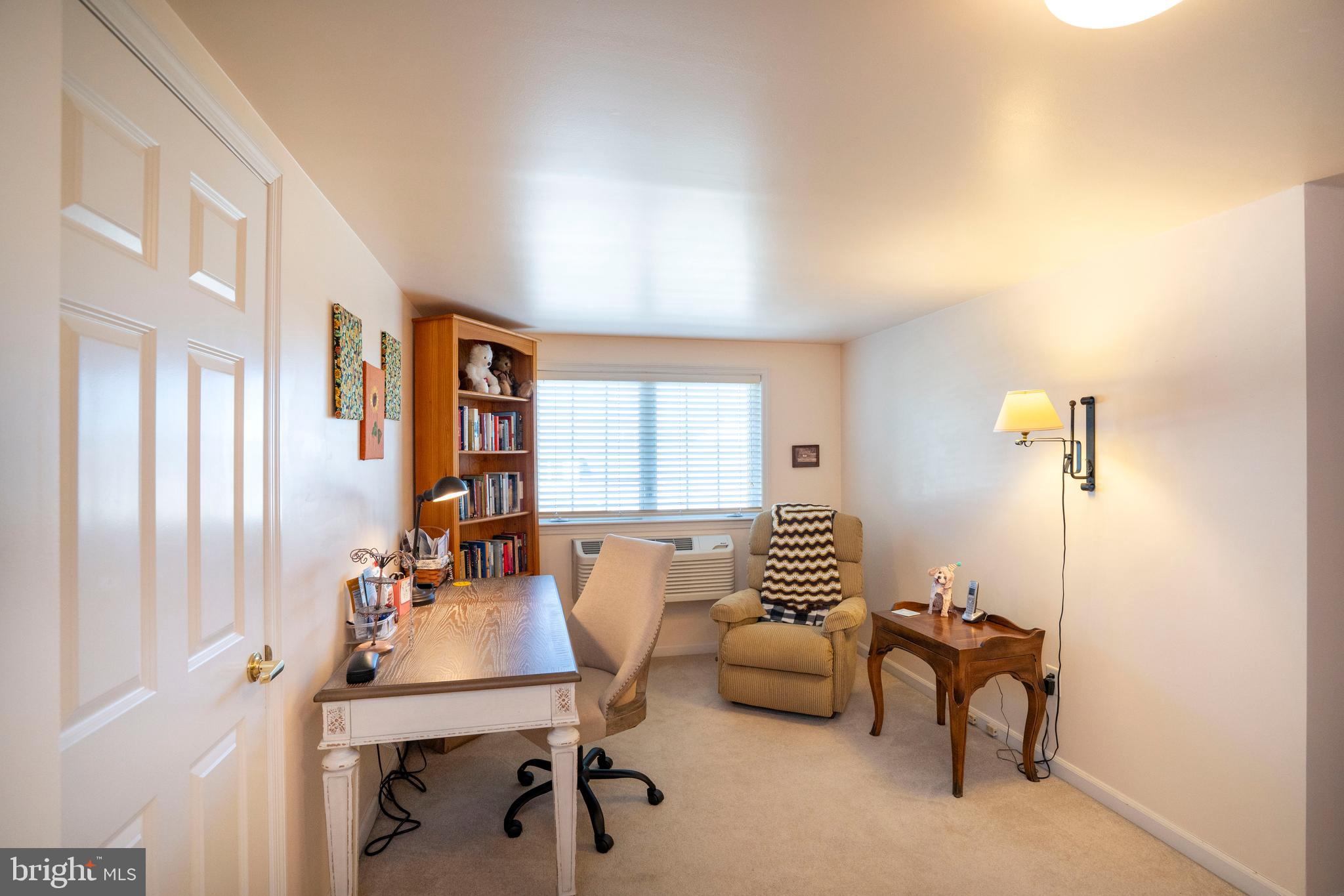 ENGLISH MEADOWS - Residential