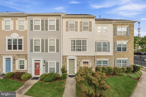 Condo For Sale - 21845 Jarvis Square<br/> ASHBURN, VA 20147