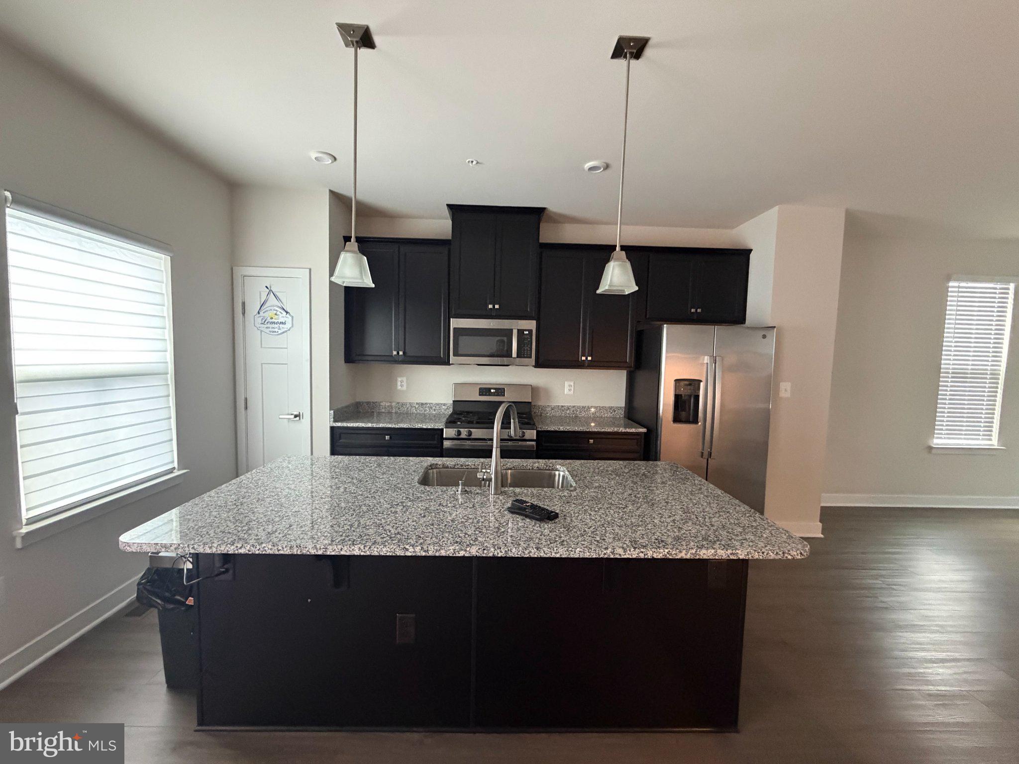 2522 SCHOONER WAY