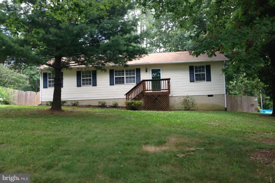 Rambler on large lot in North Stafford Location! Split bedroom plan with master on one side and additional bedrooms on the other. 2 Full Baths, Country Kit w/Dining Area & Laundry RM, 12x24 Detached Workshop w/Electric & Windows. Centrally located and convenient to shopping on Rt 610 and a short drive to I-95, commuter parking & Quantico. This SINGLE FAMILY HOME is available for quick occupancy!