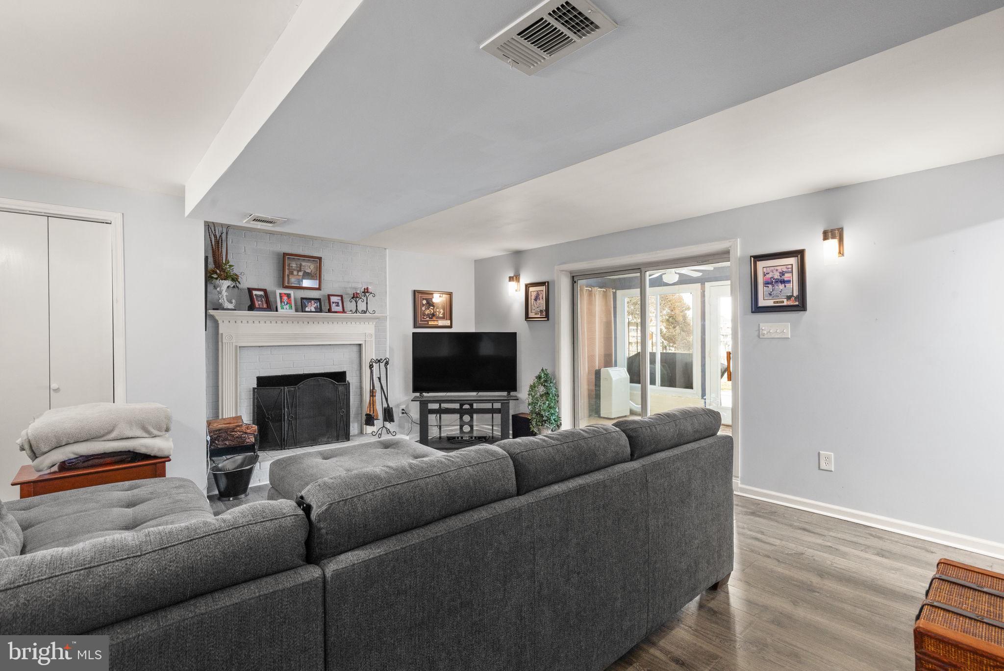 RUMSEY ISLAND - Residential