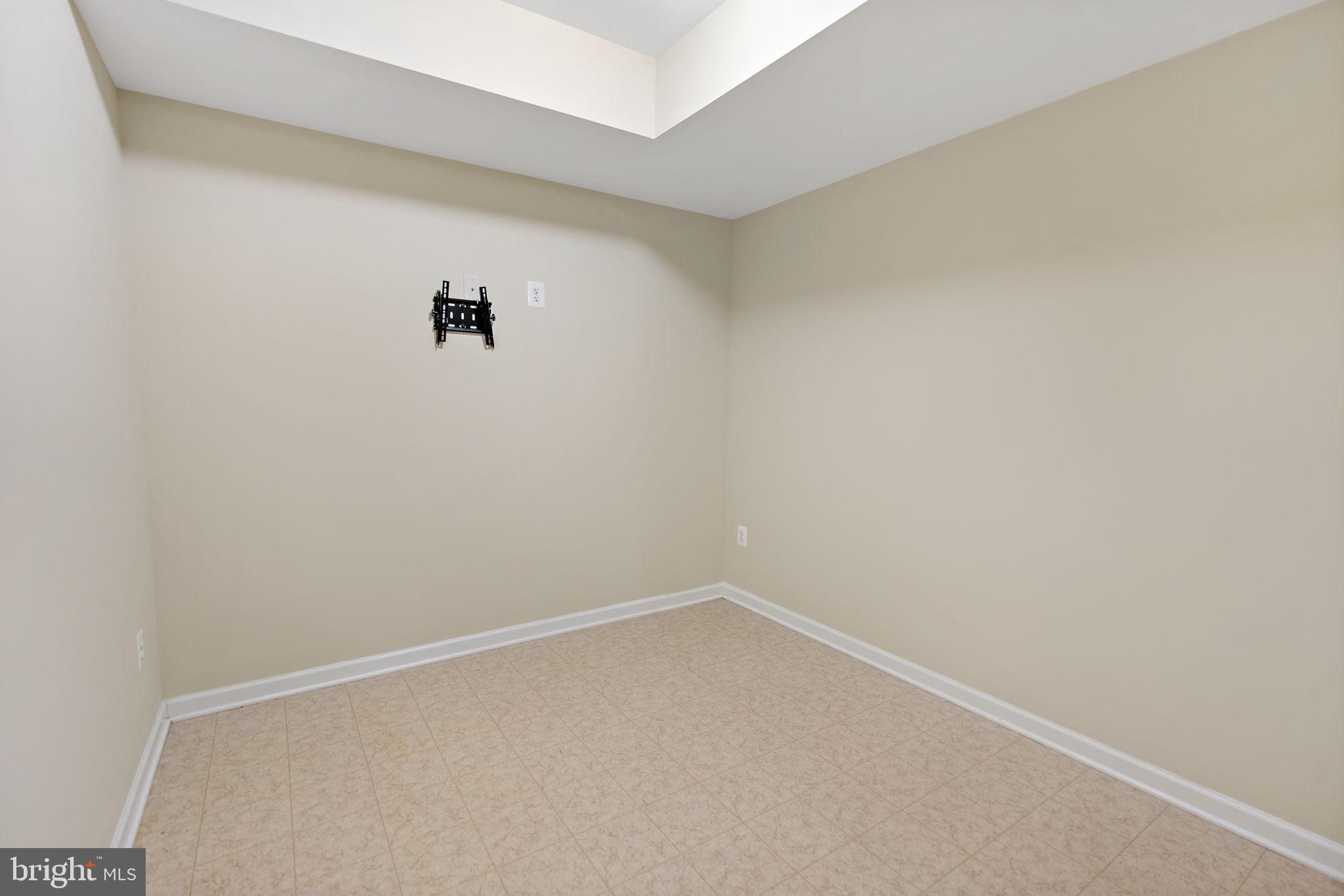 RIVER CREST - Residential