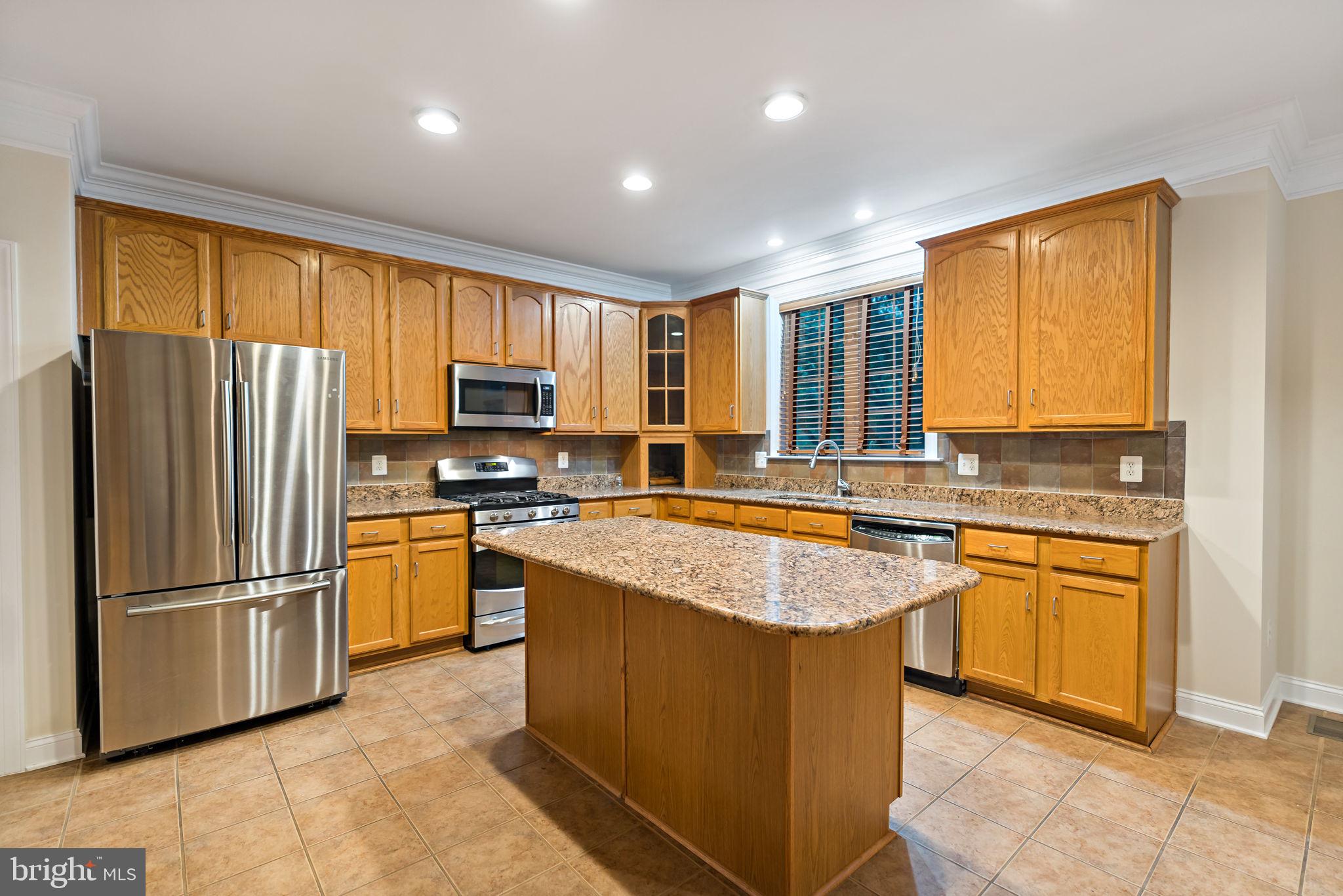 RIVER CREST - Residential