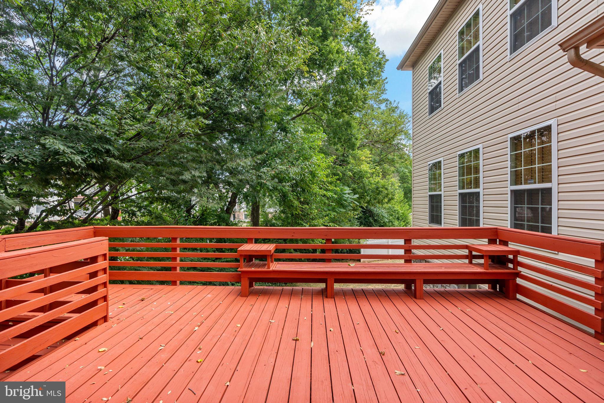 RIVER CREST - Residential