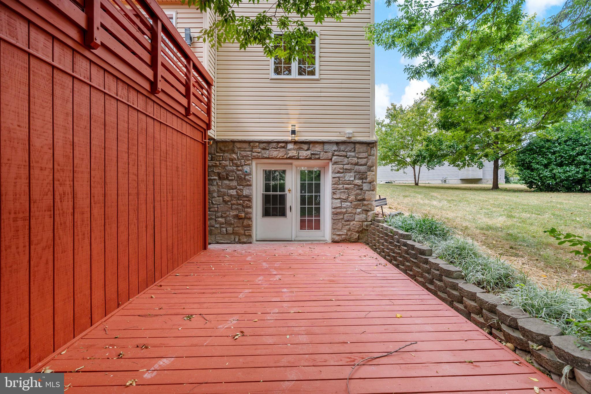 RIVER CREST - Residential