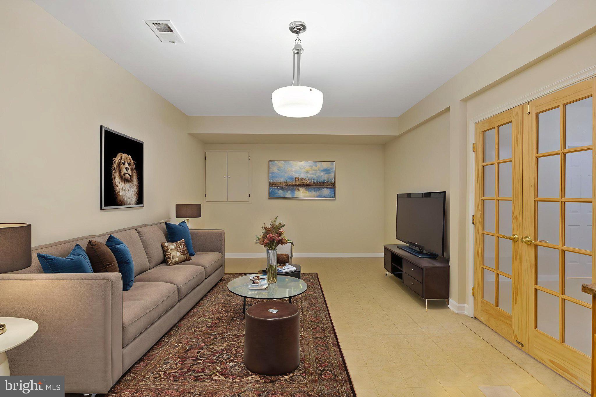 RIVER CREST - Residential