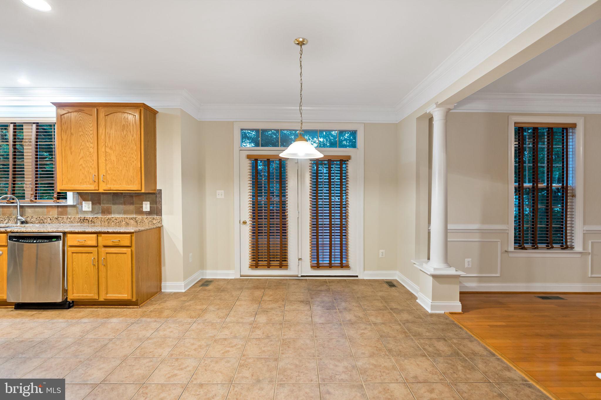 RIVER CREST - Residential