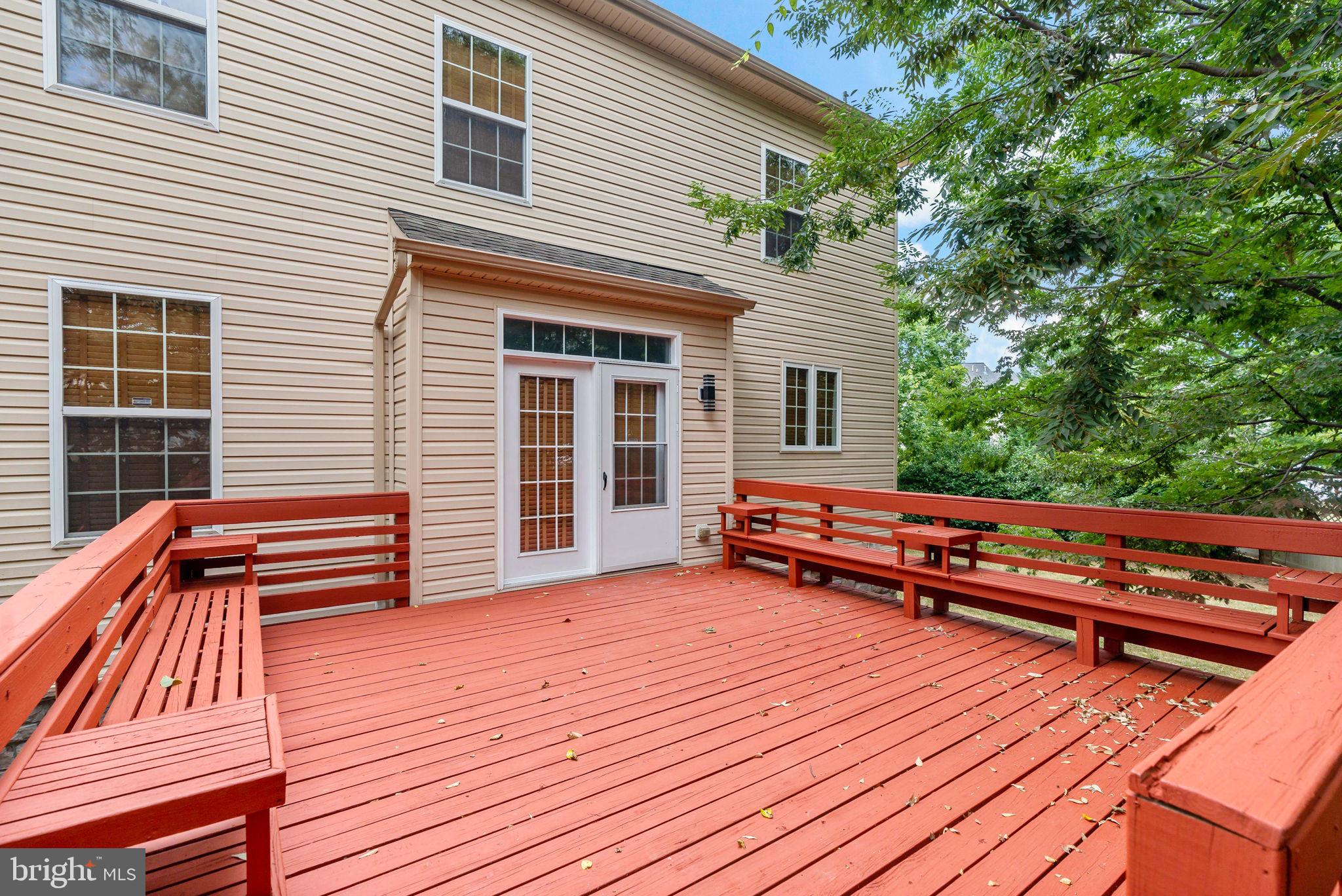 RIVER CREST - Residential