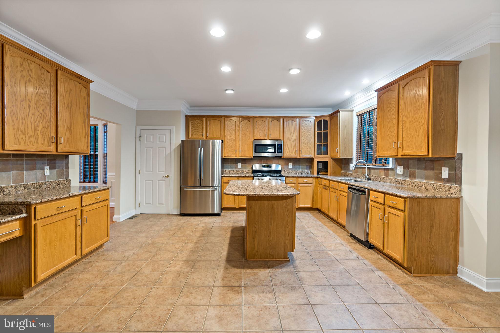 RIVER CREST - Residential