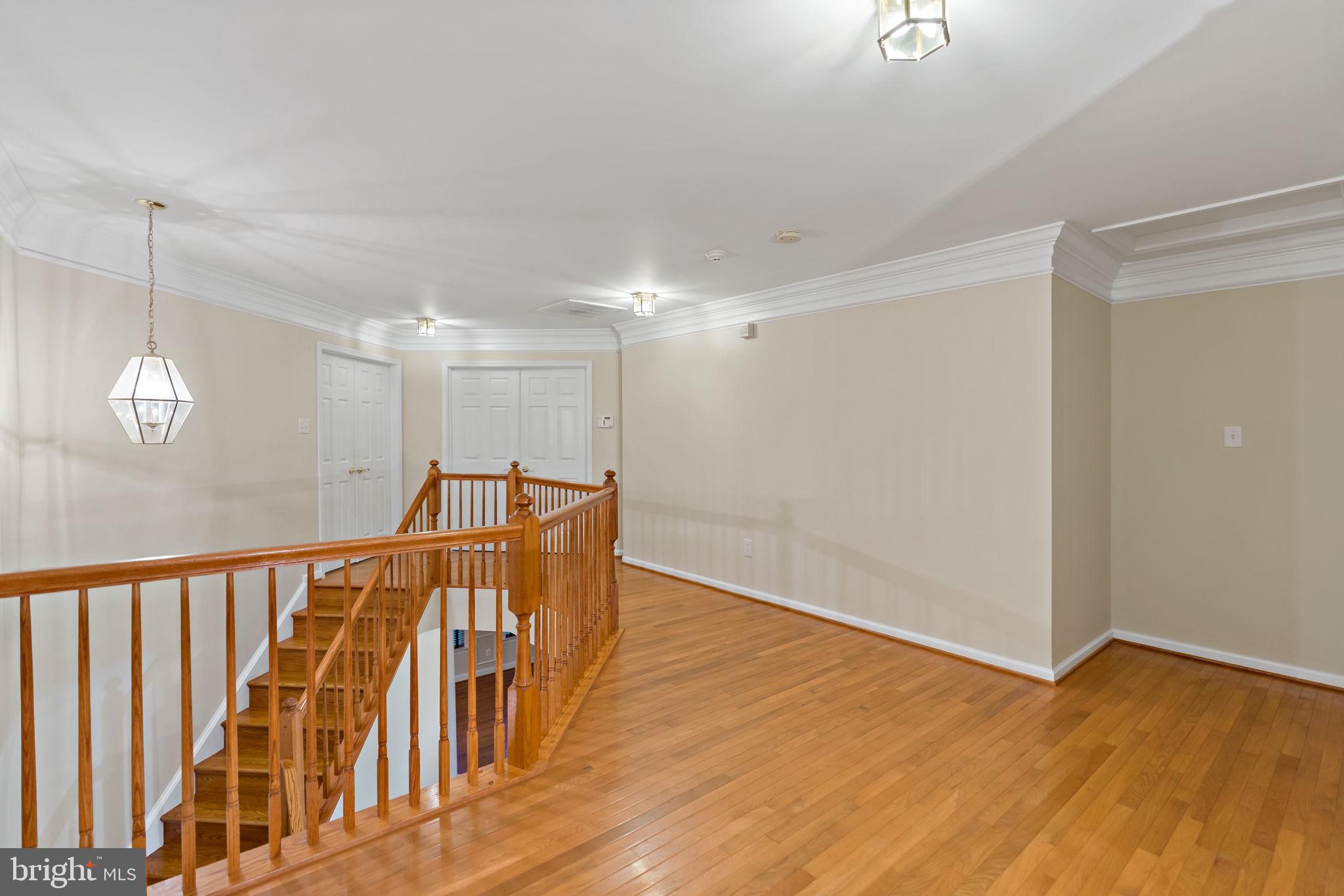 RIVER CREST - Residential