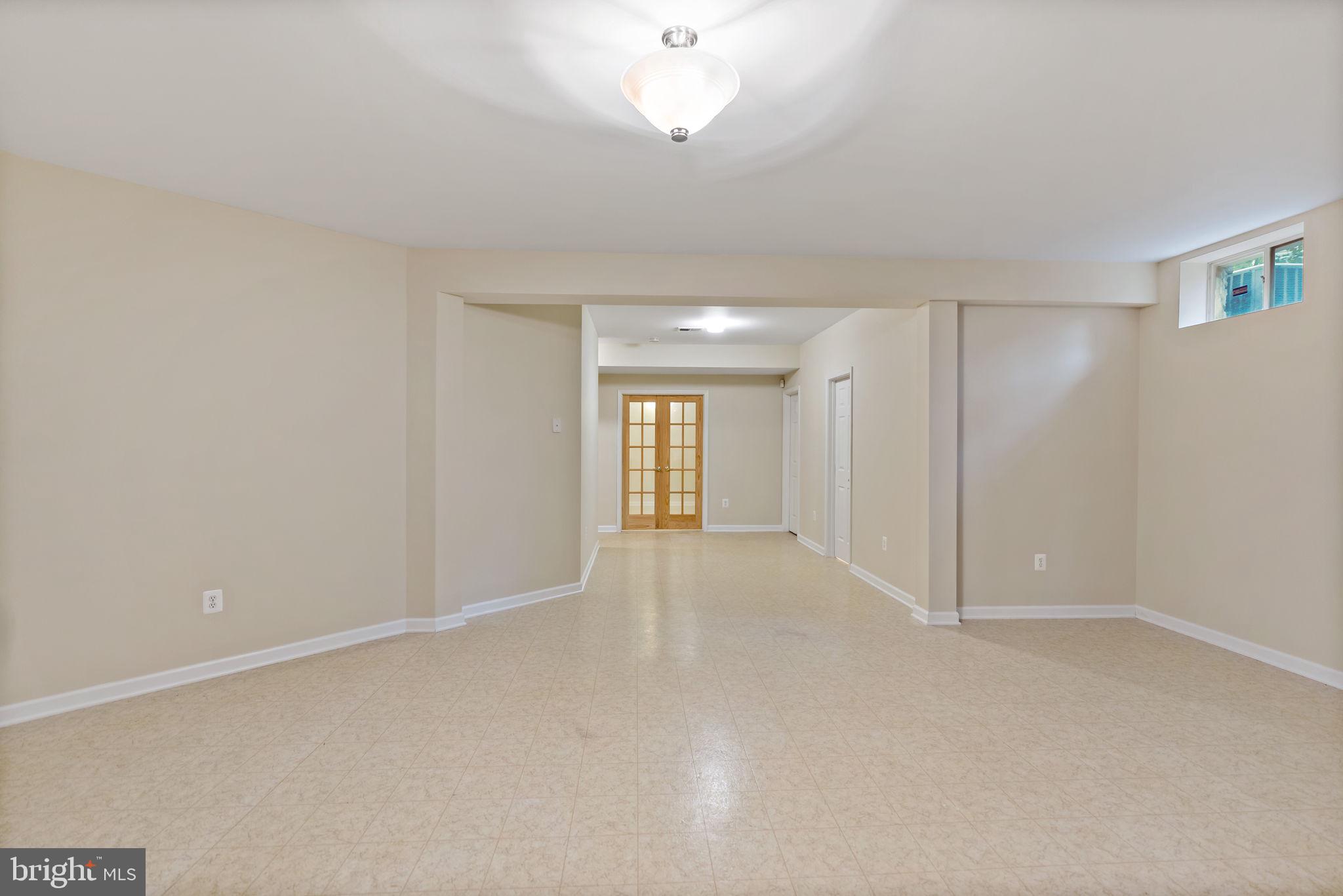 RIVER CREST - Residential