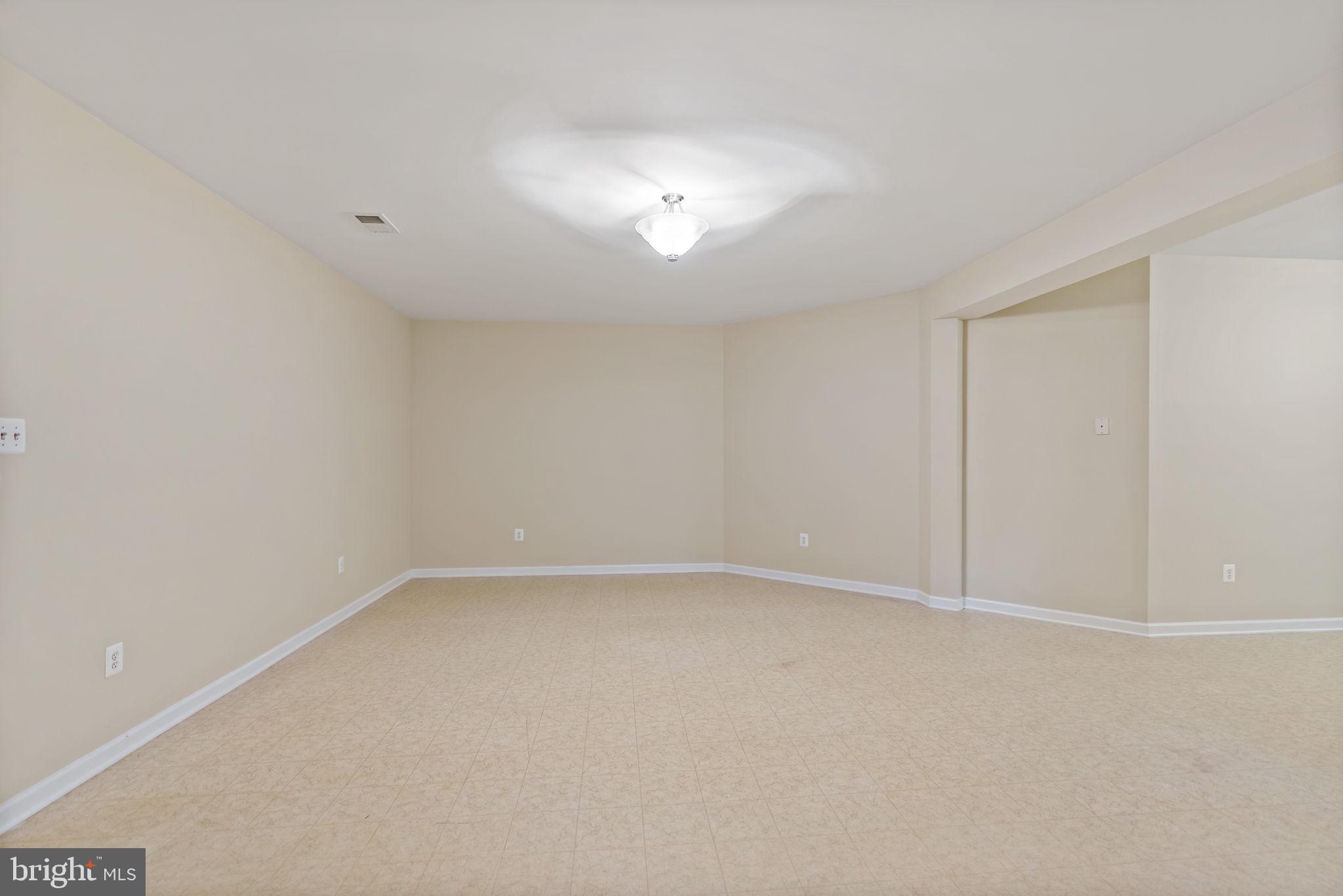 RIVER CREST - Residential