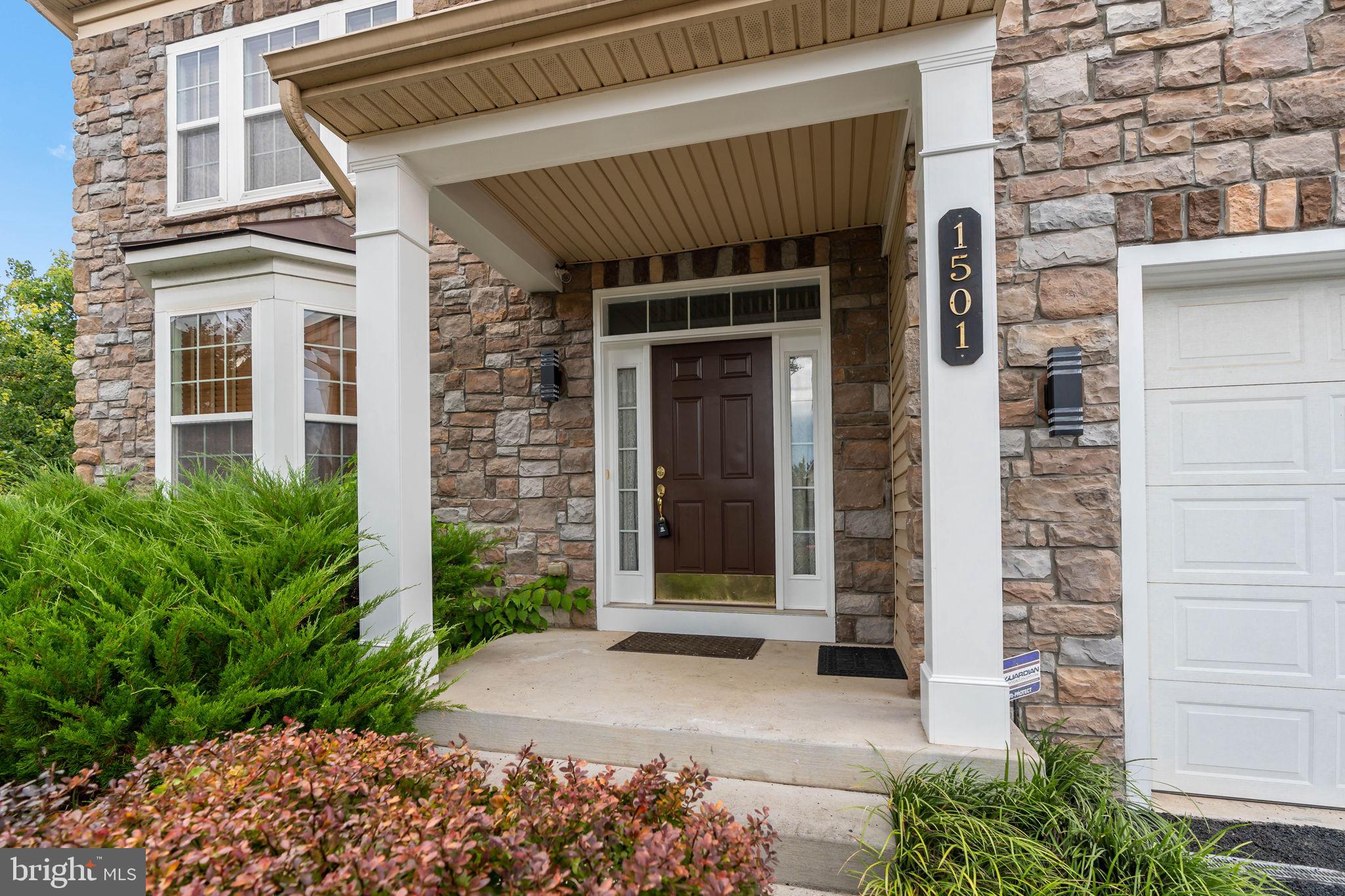 RIVER CREST - Residential