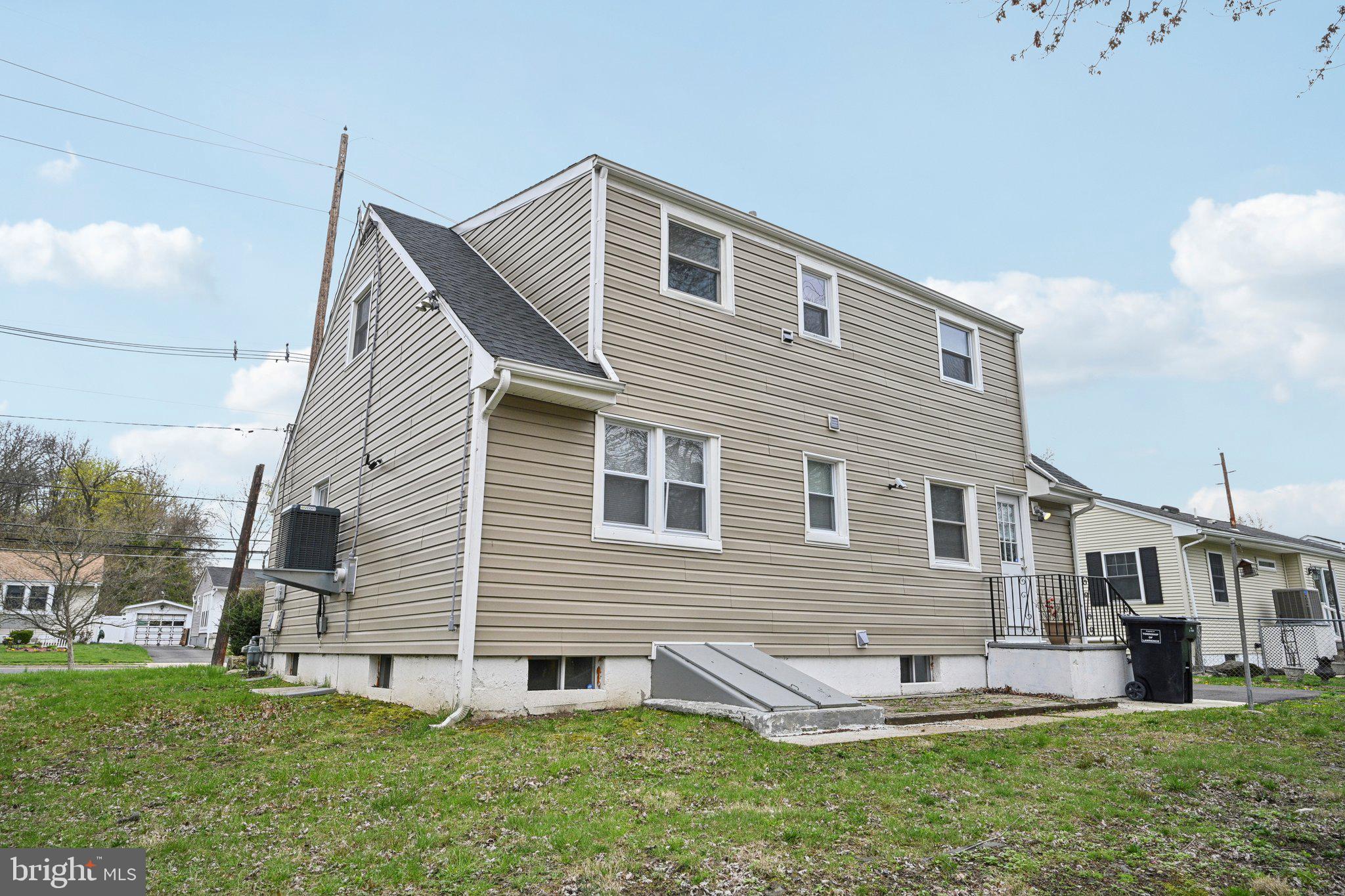 PINE KNOLL - Residential Lease